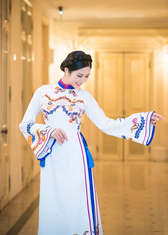 Hoa hau Ngoc Han dep nen na voi ao dai-Hinh-3